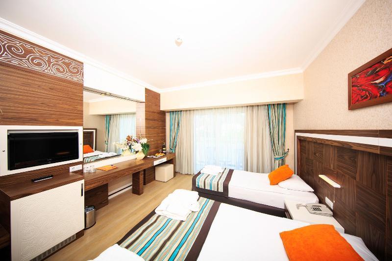 Royal Towers Hotel Kiris Exterior photo